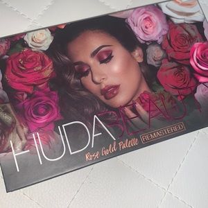 HUDA BEAUTY Rose Gold Remastered pallette